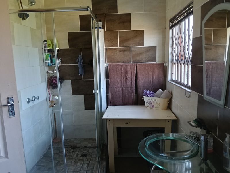 3 bed - Photo 8