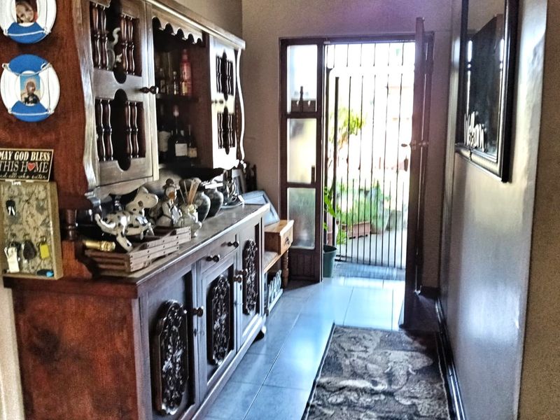 3 bed - Photo 2