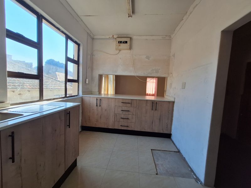 Flat For Sale In Durban - Photo 3
