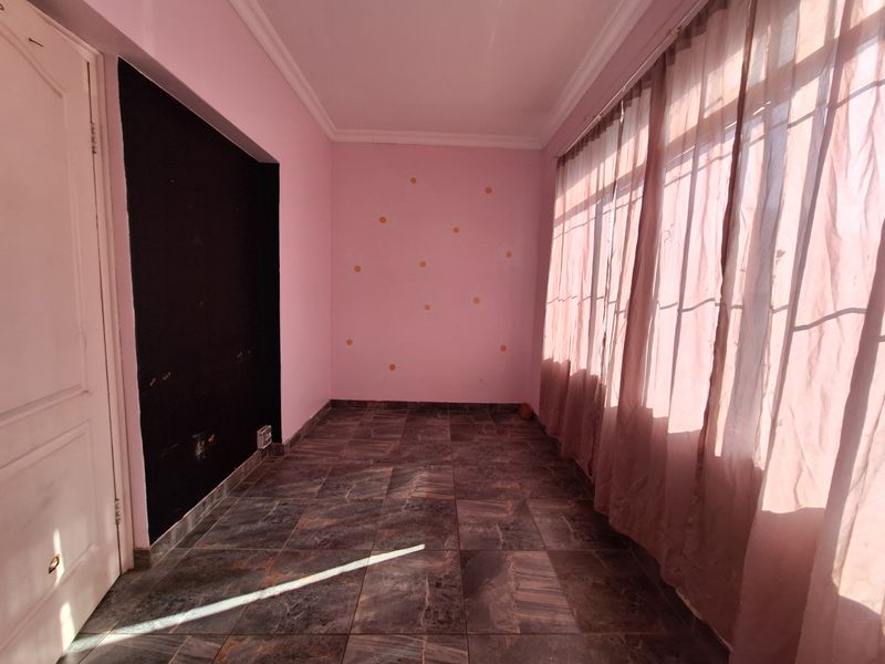 Flat For Sale In Durban - Photo 9