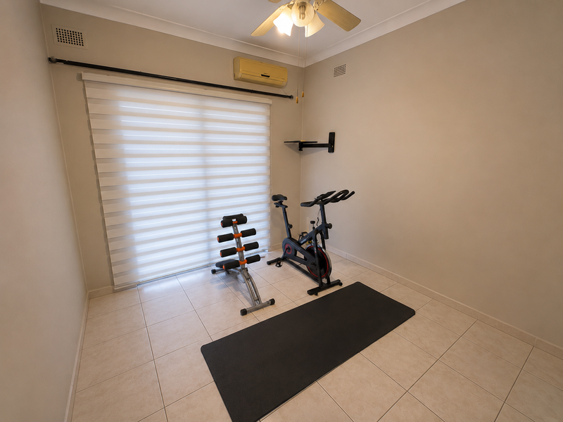 Spacious Family Home with Great Potential! - Photo 10