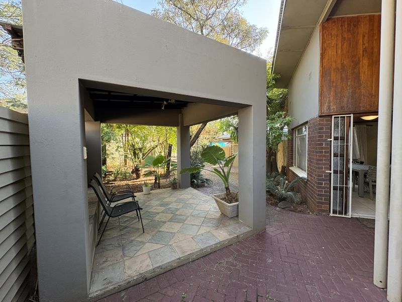 Spacious Family Home with Great Potential! - Photo 2