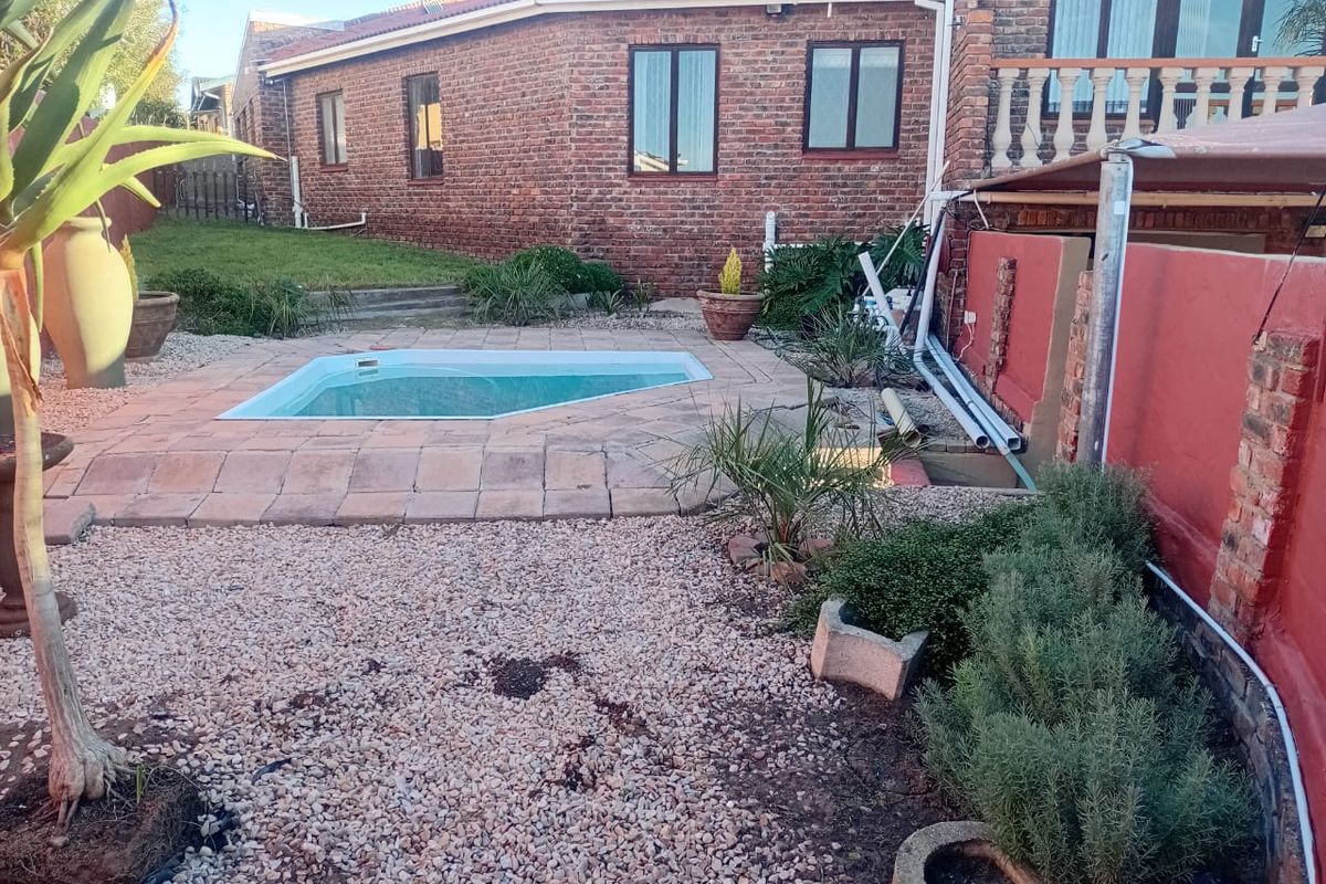 Freehold For Sale In Mossel Bay - Photo 2