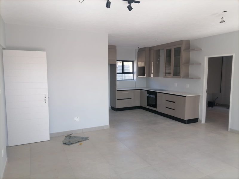 Stunning three bedroom house in Du Vin estate on 426sqm land at Raslouw(CENTURION) - Photo 10