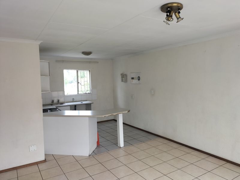 Quant Home For an Individual or Small Family In Great Location - Photo 3