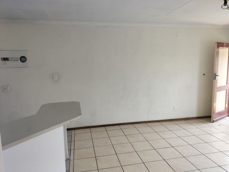 Quant Home For an Individual or Small Family In Great Location - Photo 4