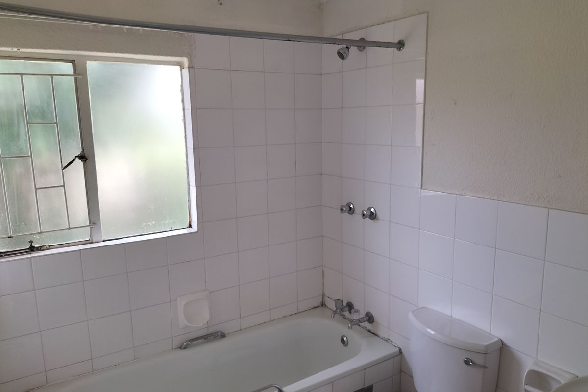 Quant Home For an Individual or Small Family In Great Location - Photo 5