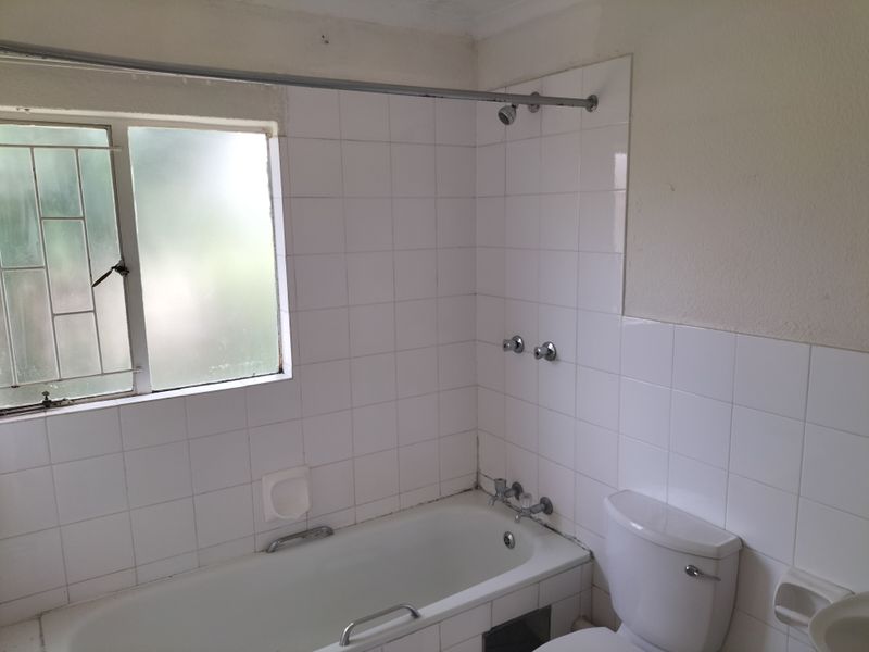 Quant Home For an Individual or Small Family In Great Location - Photo 5