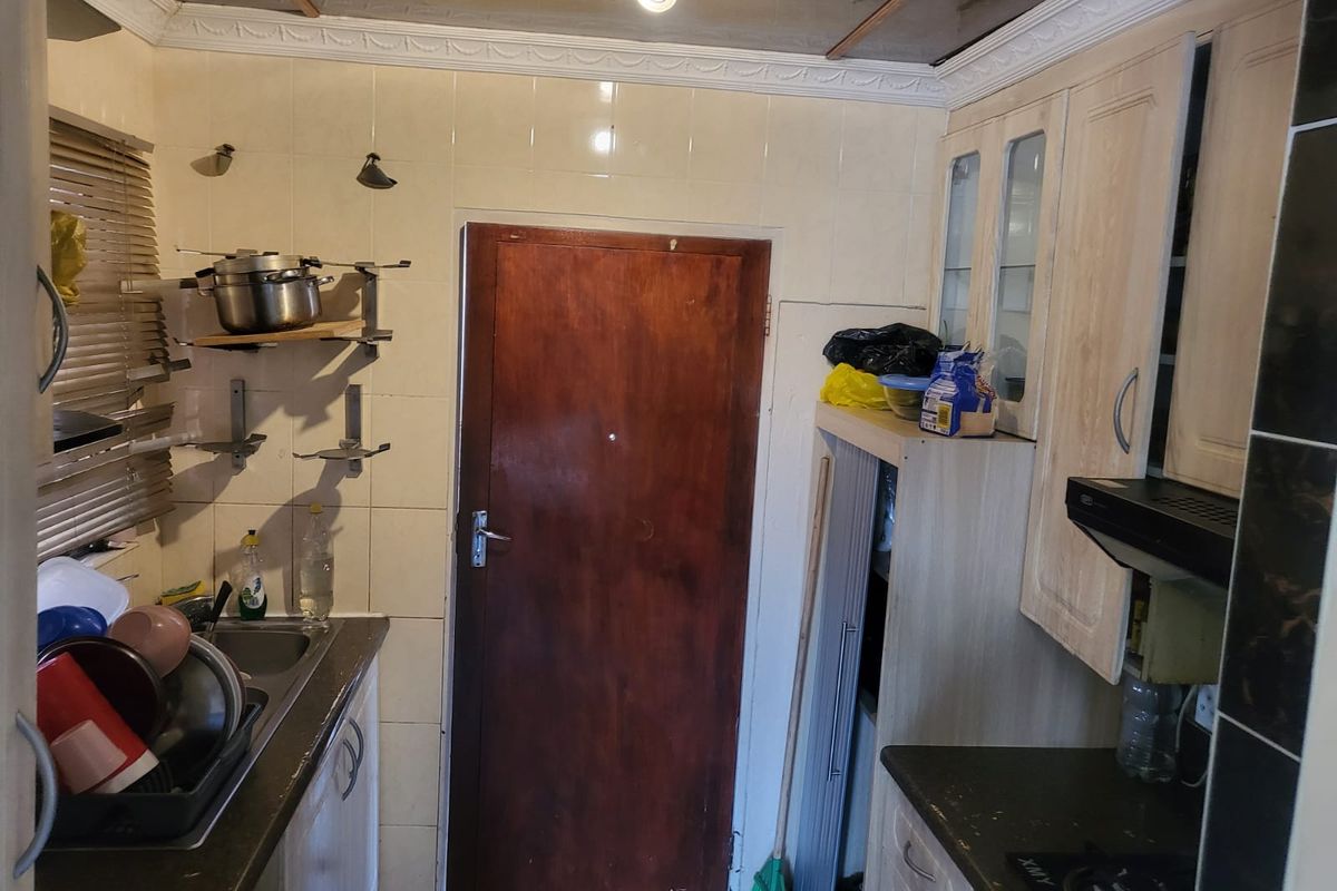 Live Comfortably in This Beautiful 3-Bedroom Townhouse in Safe Ormonde - Photo 5