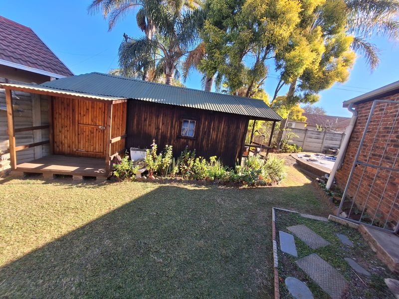 Spacious Family Home with Exceptional Entertainment Areas – For Sale - Photo 4