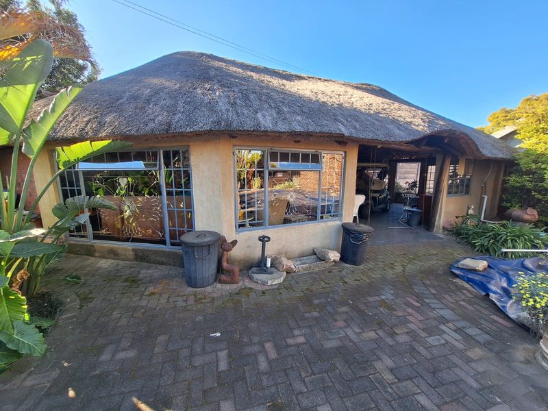 Spacious Family Home with Exceptional Entertainment Areas – For Sale - Photo 5