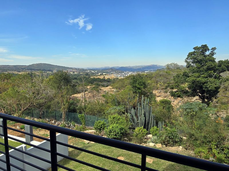 Nature & Privacy: 5 Bedrooms, 5 Ensuites, balconies overlooking the Crocodile River in Elawini - Photo 4