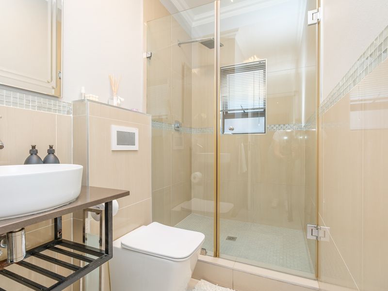 Contemporary Family Retreat in Stone River Estate, Beverley, Sandton - Photo 9