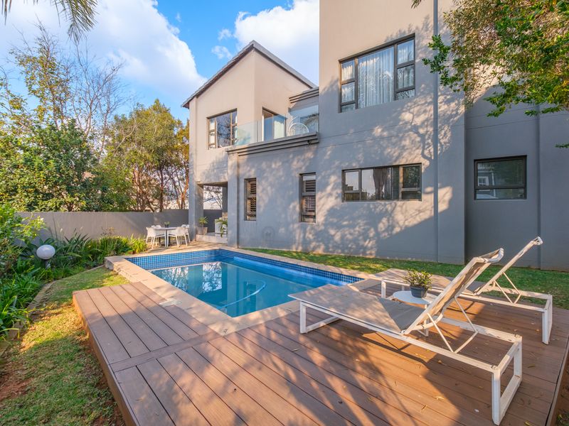 Contemporary Family Retreat in Stone River Estate, Beverley, Sandton