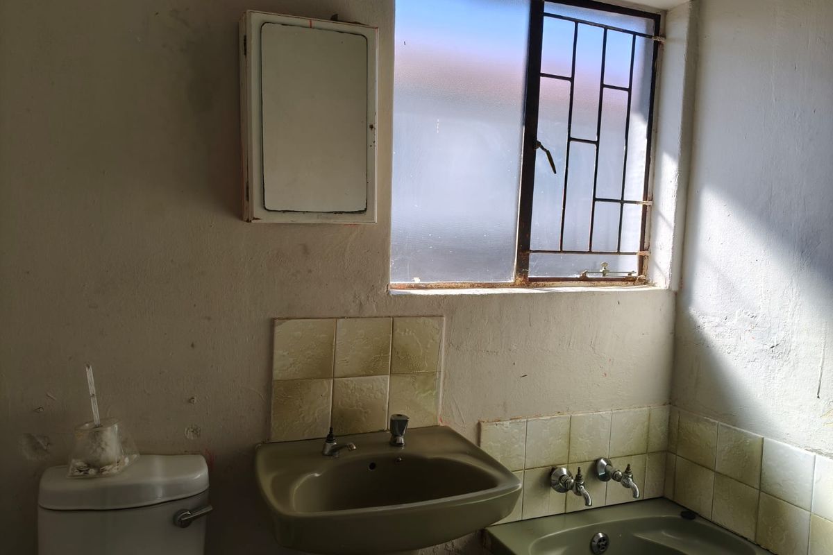 Charming 2-bedroom house for sale in Mogwase, perfect for families or investors—don’t miss out! - Photo 4