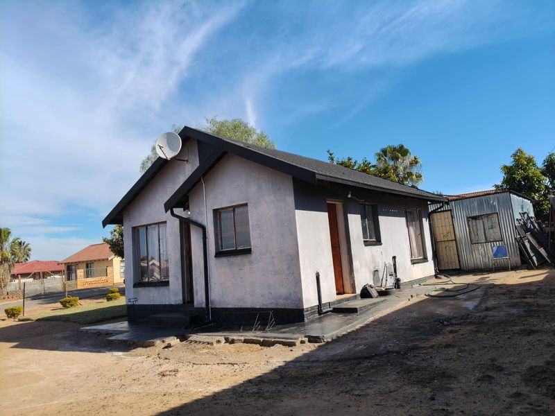 Charming 2-bedroom house for sale in Mogwase, perfect for families or investors—don’t miss out! - Photo 10