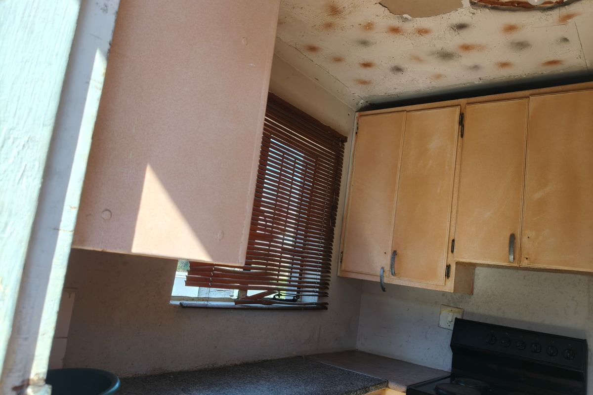 Charming 2-bedroom house for sale in Mogwase, perfect for families or investors—don’t miss out! - Photo 2