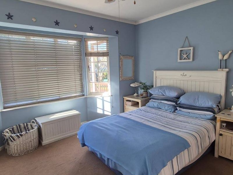 Quaint and  Secure Home in Hilton Garens - Photo 8