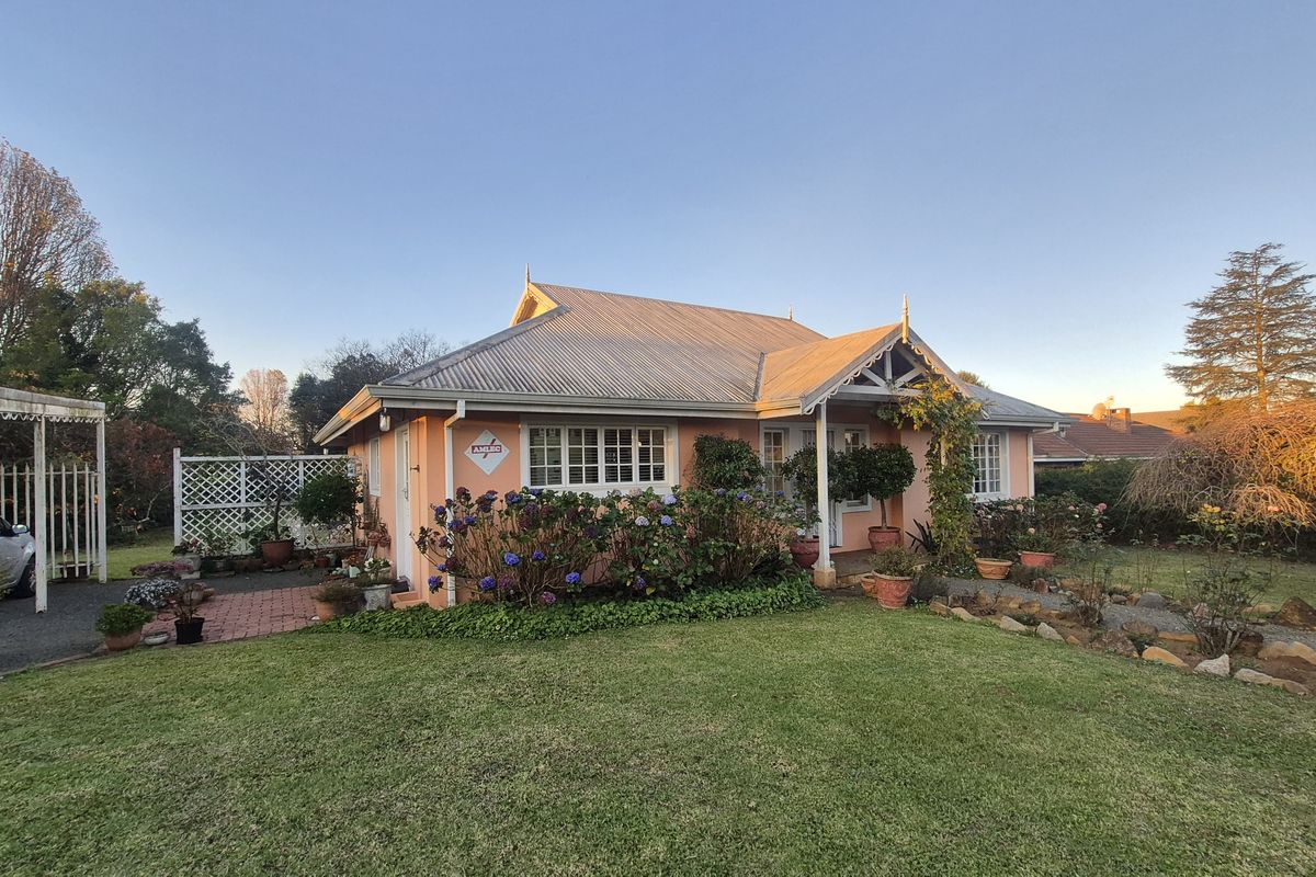 Quaint and  Secure Home in Hilton Garens - Photo 2