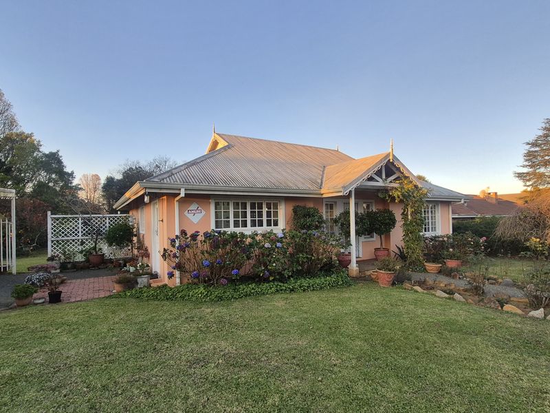 Quaint and  Secure Home in Hilton Garens - Photo 2