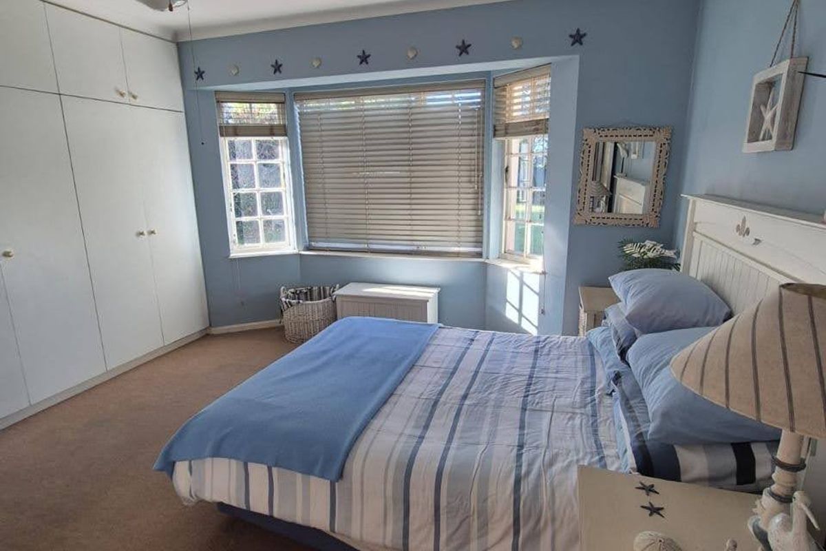 Quaint and  Secure Home in Hilton Garens - Photo 3