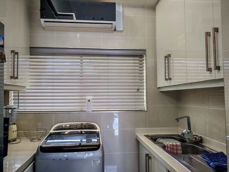 Stylish Modern Ocean View Apartment in Herrwood Park, Umhlanga Rocks - Photo 4