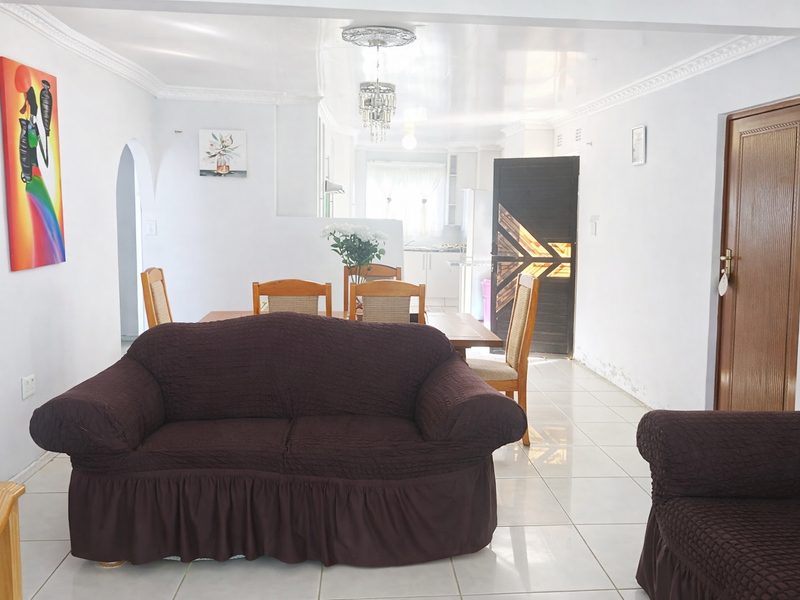 Charming 3-bedroom freestanding home in Haven Hills, East London - Photo 5