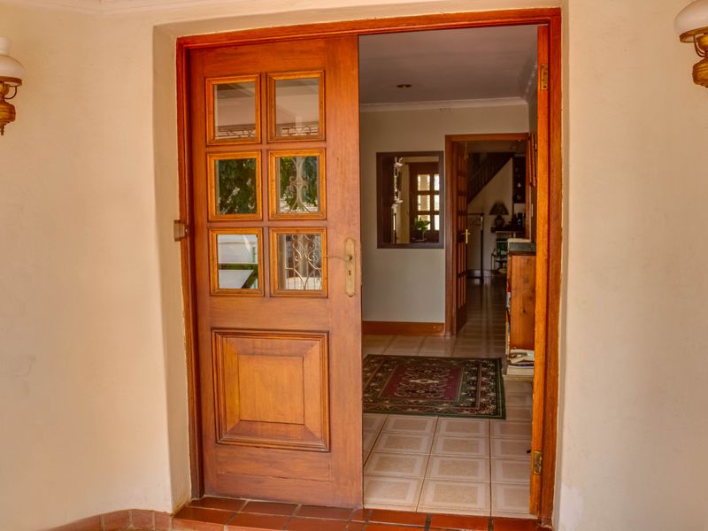 Charming Farmhouse-Style 5-Bedroom Home with Endless Features - Photo 8