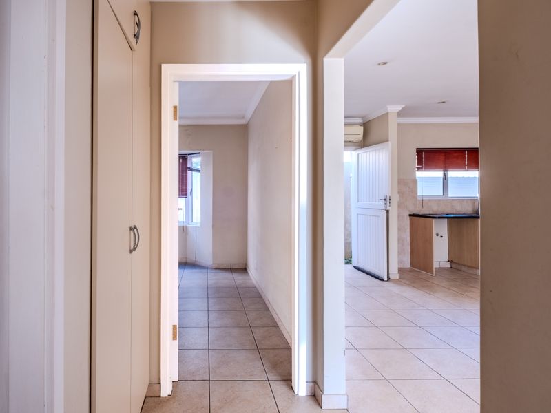 Spacious, secure living in Mount Edgecombe - Photo 9