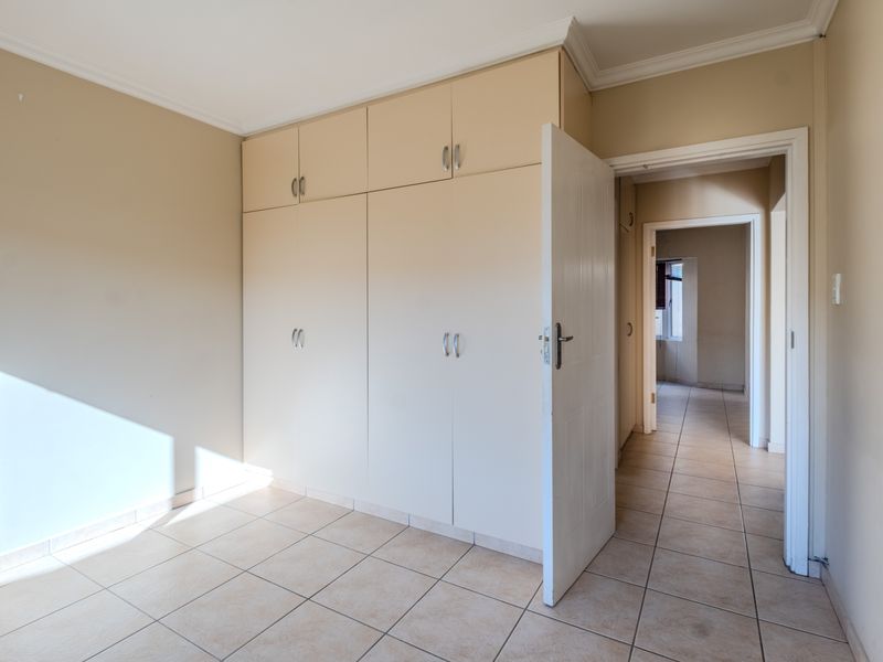 Spacious, secure living in Mount Edgecombe - Photo 7