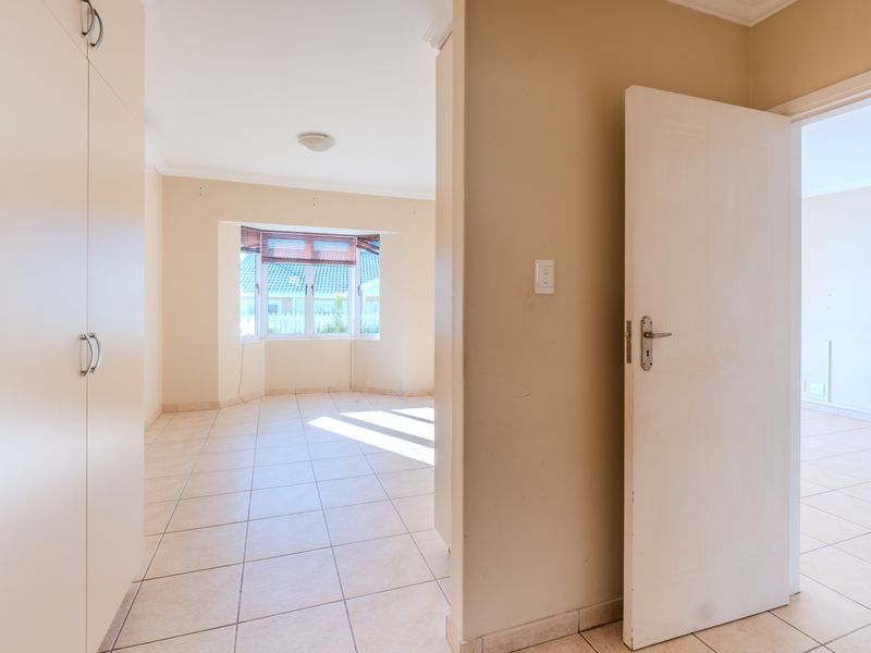 Spacious, secure living in Mount Edgecombe - Photo 6