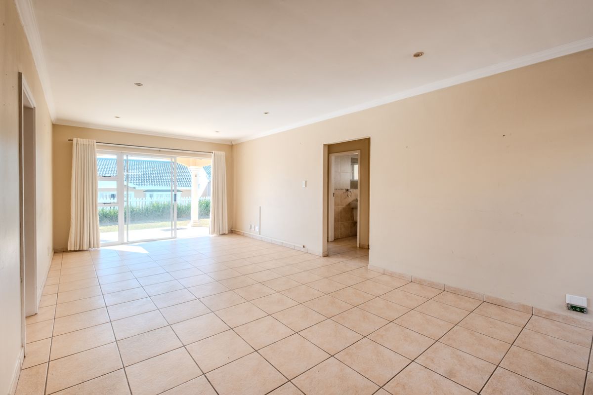 Spacious, secure living in Mount Edgecombe - Photo 3