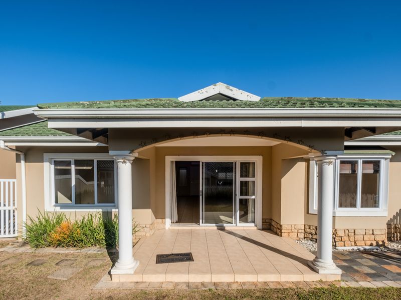 Spacious, secure living in Mount Edgecombe - Photo 2