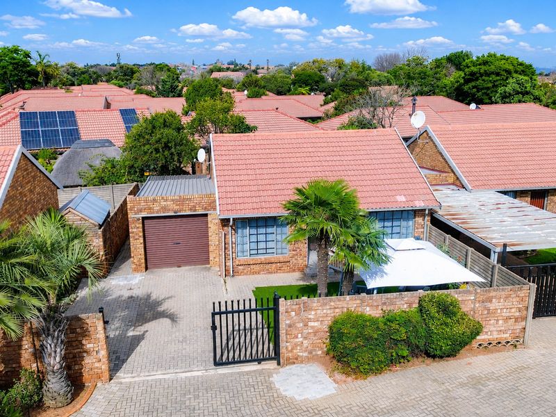 Modern 2‐Bed Townhouse — Perfect for First-Time Buyers, Investors or Small Families - Photo 2