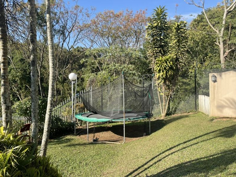 Compact 3 Bedroom Townhouse in herwood - Photo 3