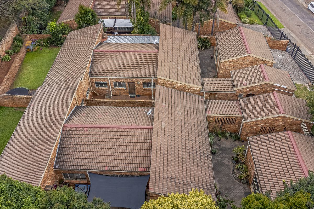 3 Bedroom Townhouse – Val-de-Grace! - Photo 2