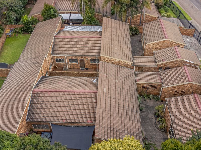 3 Bedroom Townhouse – Val-de-Grace! - Photo 2