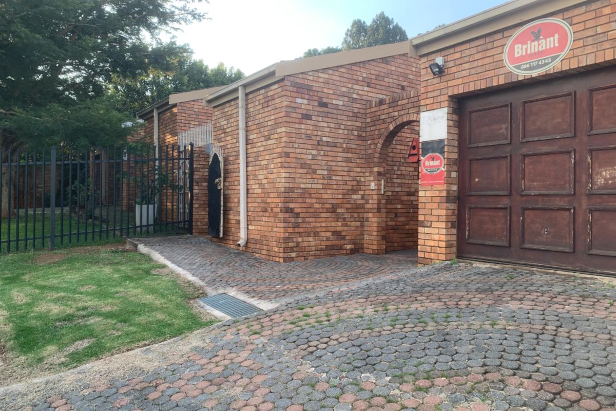 3 Bedroom Townhouse – Val-de-Grace! - Photo 5