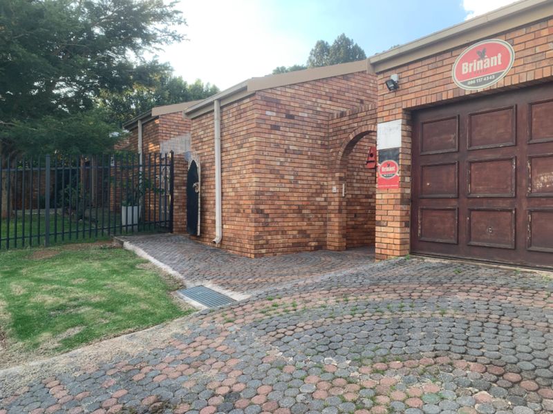 3 Bedroom Townhouse – Val-de-Grace! - Photo 5