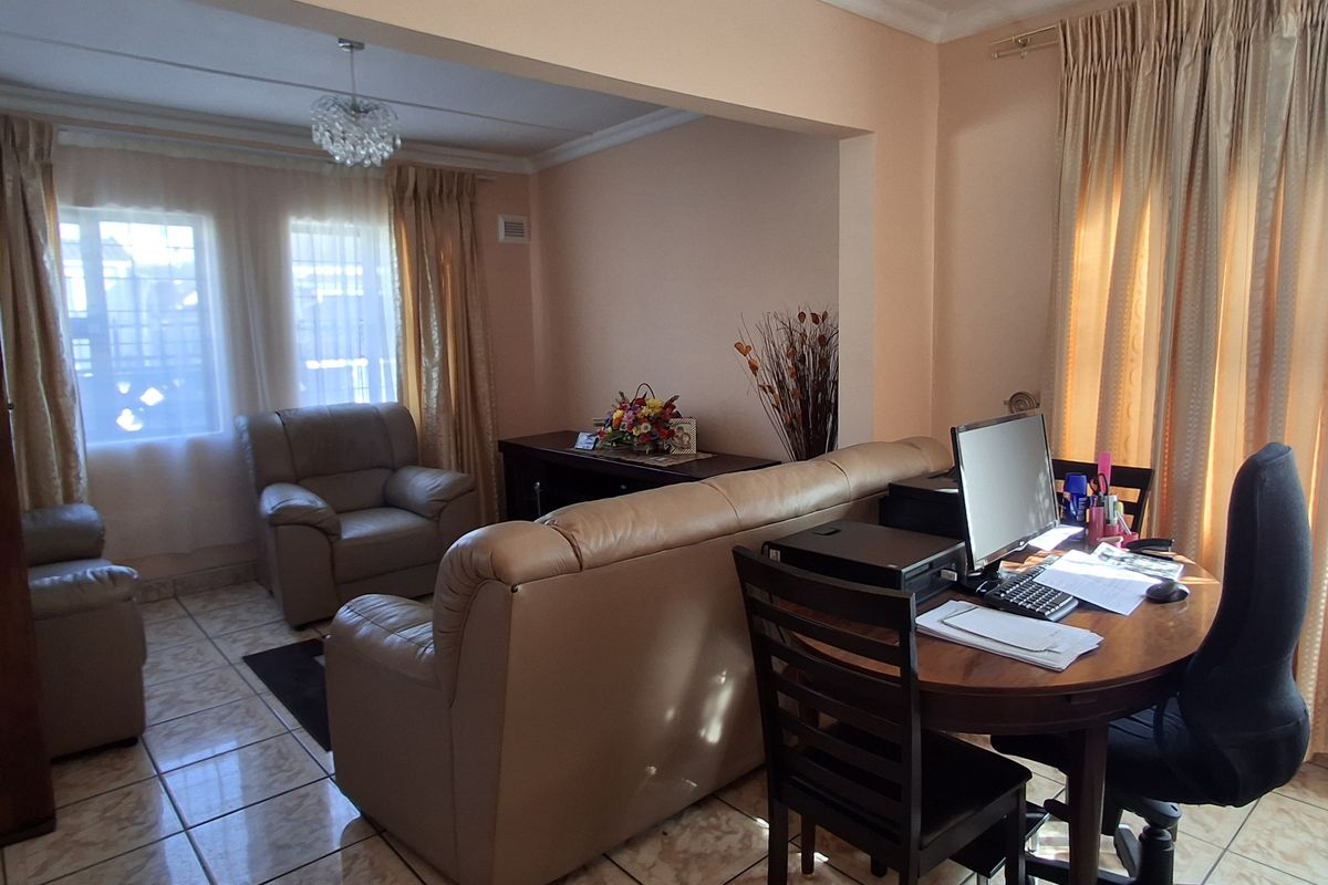 3 Bedroom House for Sale - Photo 4