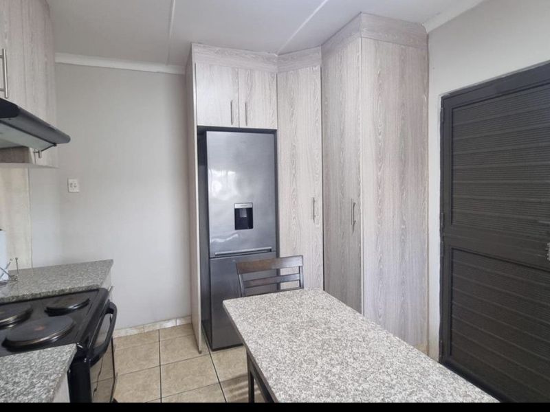3 Bedroom House for Sale - Photo 9