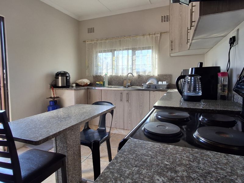 3 Bedroom House for Sale - Photo 8
