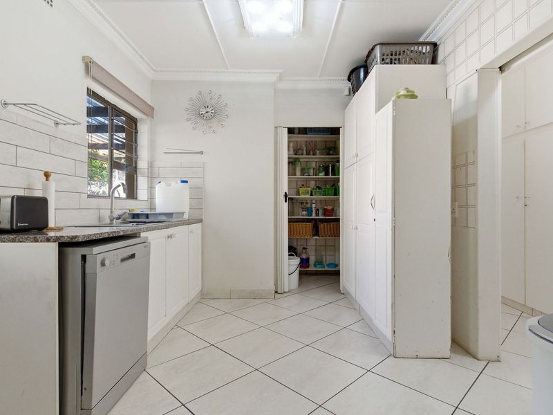 3 Bedroom Home for Sale in Widenham - Photo 10