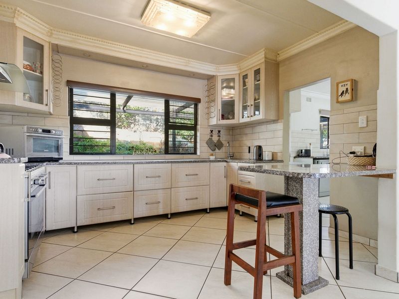 3 Bedroom Home for Sale in Widenham - Photo 8