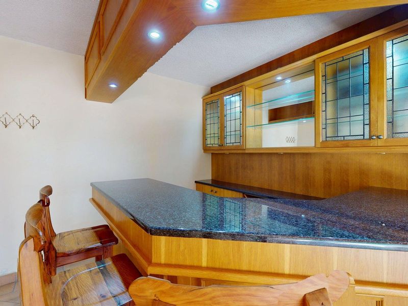 Spacious, Secure & Perfectly Positioned in the Heart of Walmer! - Photo 6