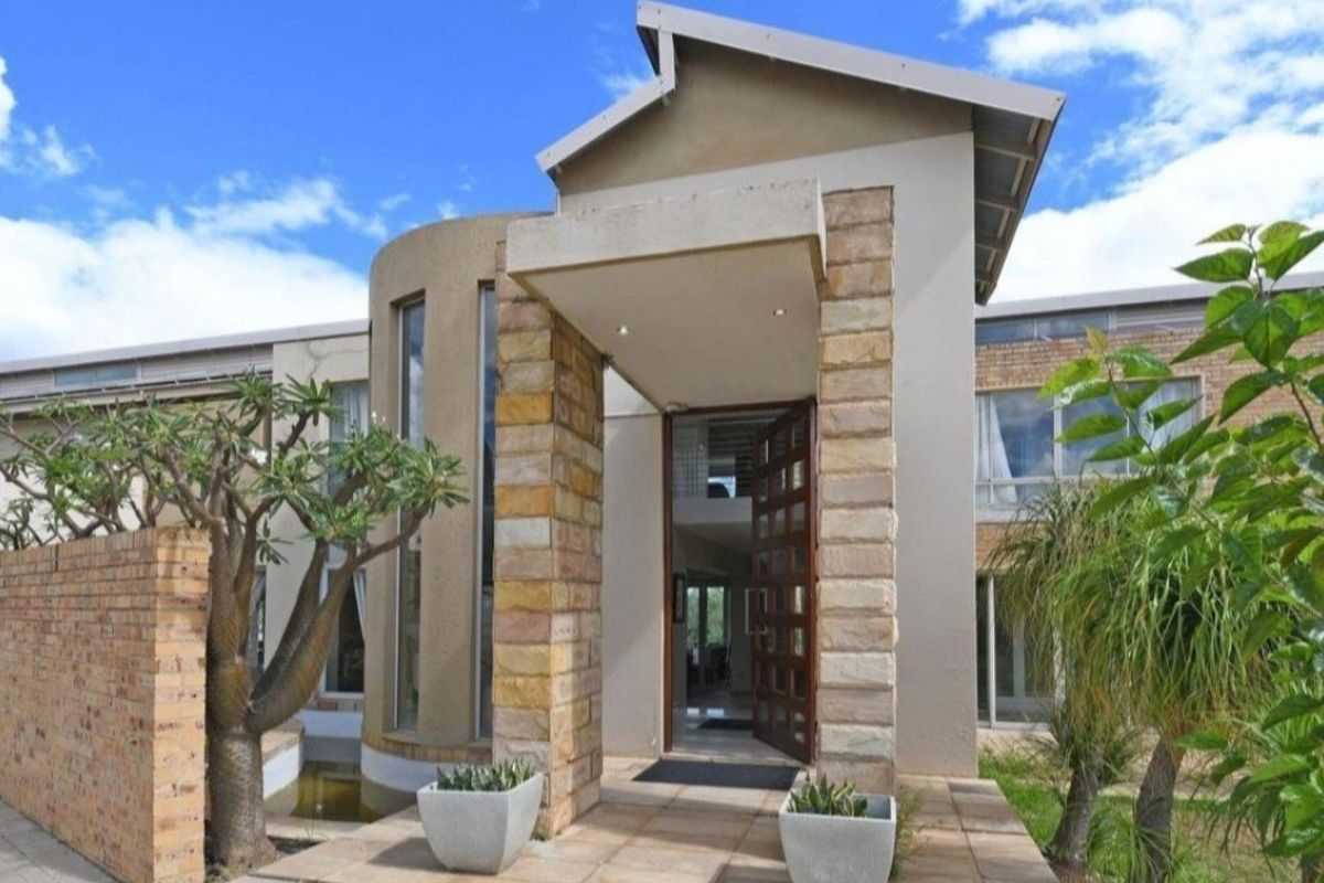 Freehold For Sale In Midrand - Photo 2