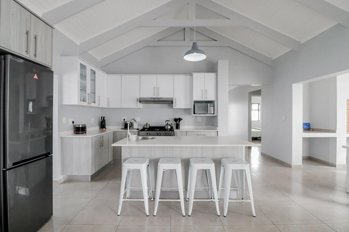 Beautifull 3 bedroom house in security estate - Photo 3