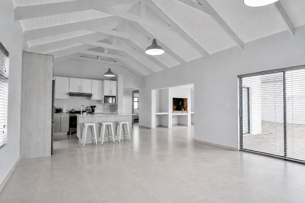 Beautifull 3 bedroom house in security estate - Photo 4