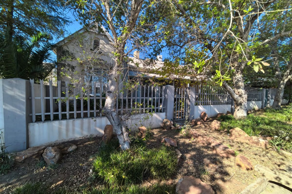 Home with Business Rights - Ideal Commercial opportunity - Photo 2