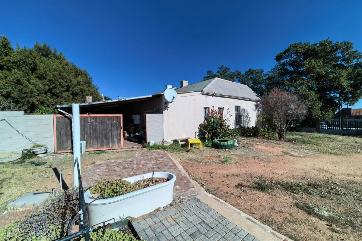 Home with Business Rights - Ideal Commercial opportunity - Photo 4